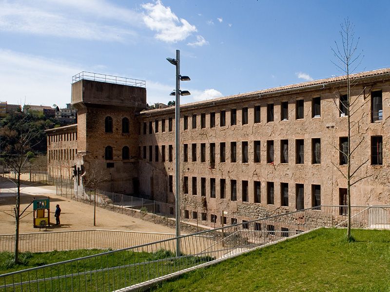 El conjunto de la fachada de la Fábrica dels Panyos.