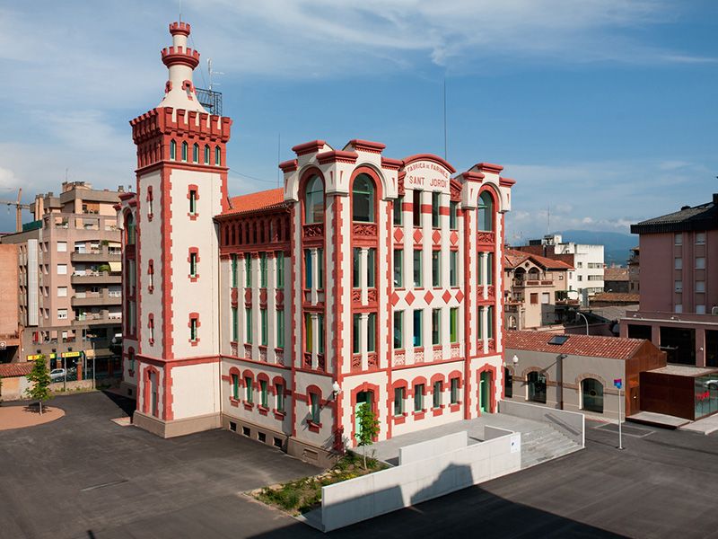 El edificio modernista de la Harinera Costa.